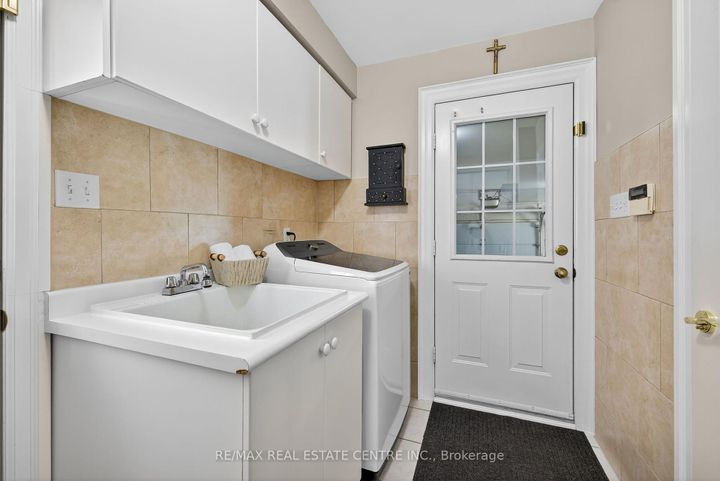 Photo 20 at 7 Larkmead Place, Wellington, Brampton