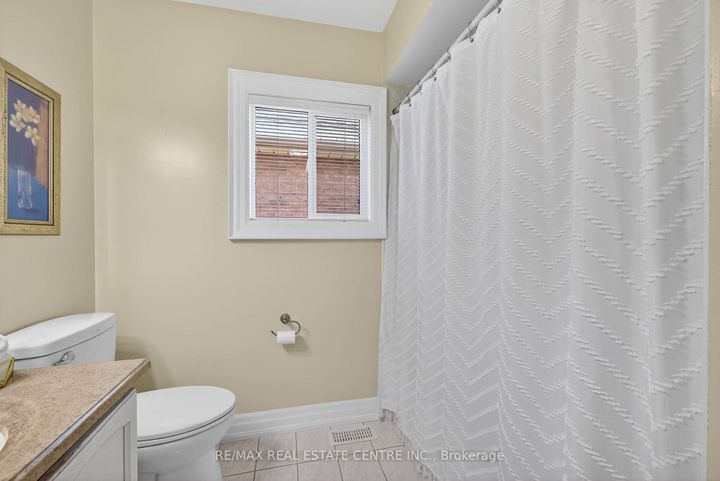 Photo 34 at 7 Larkmead Place, Wellington, Brampton