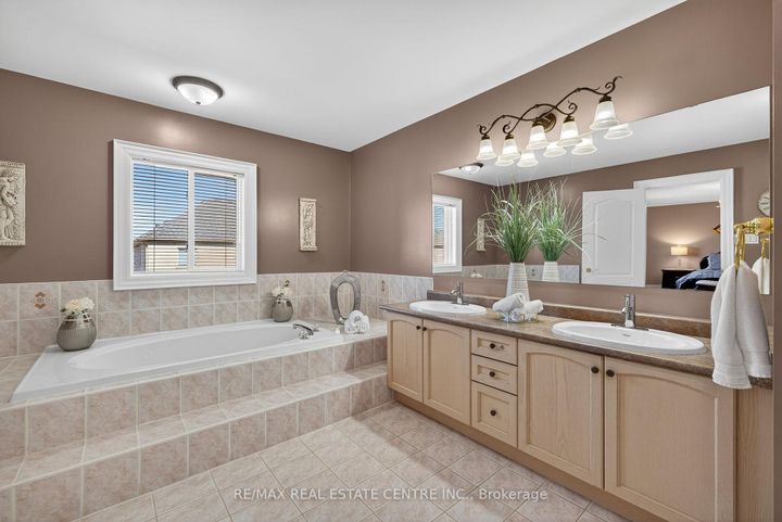 Photo 39 at 7 Larkmead Place, Wellington, Brampton