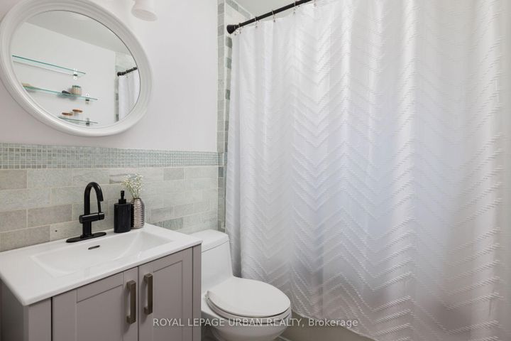 Photo 23 at 447 Mortimer Avenue, East York, Toronto