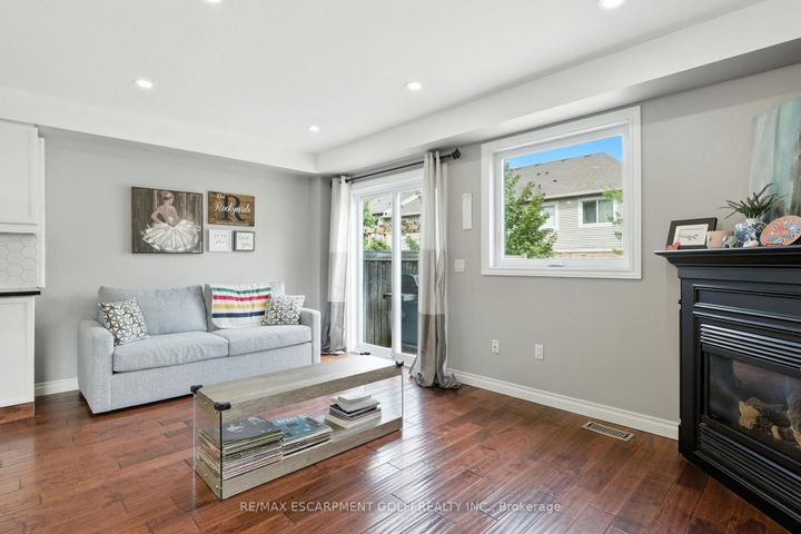 Photo 9 at 41 - 710 Spring Gardens Road, Bayview, Burlington