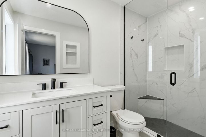 Photo 14 at 41 - 710 Spring Gardens Road, Bayview, Burlington