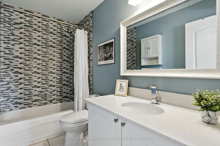 Photo 21 at 41 - 710 Spring Gardens Road, Bayview, Burlington