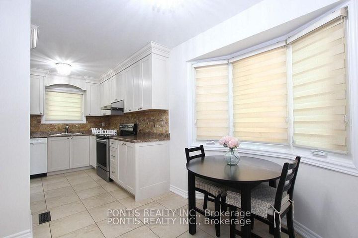 Photo 10 at 72 SHELDRAKE Court, Brampton South, Brampton