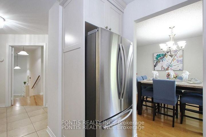 Photo 13 at 72 SHELDRAKE Court, Brampton South, Brampton