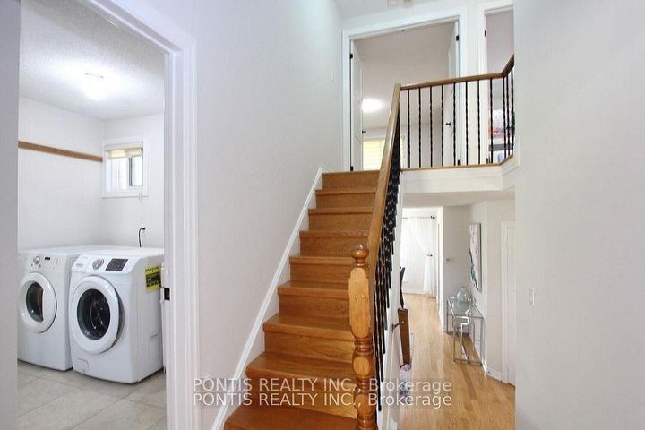 Photo 16 at 72 SHELDRAKE Court, Brampton South, Brampton