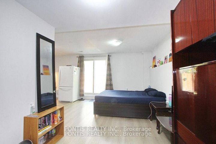 Photo 29 at 72 SHELDRAKE Court, Brampton South, Brampton