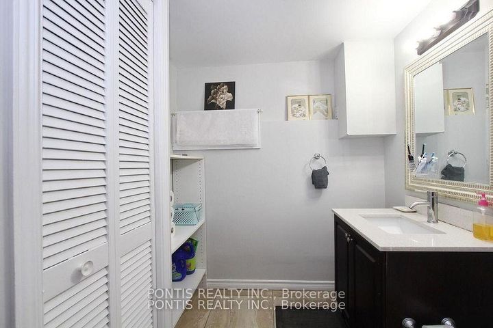 Photo 33 at 72 SHELDRAKE Court, Brampton South, Brampton