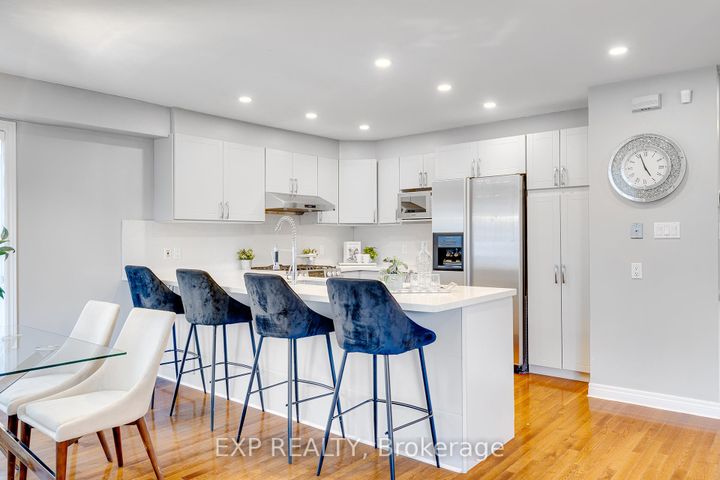 Photo 8 at 44 Pentland Road, Waterdown, Hamilton