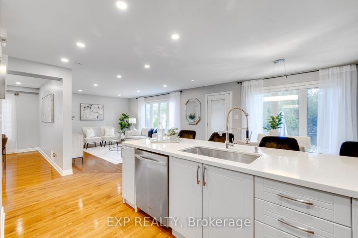 Photo 11 at 44 Pentland Road, Waterdown, Hamilton