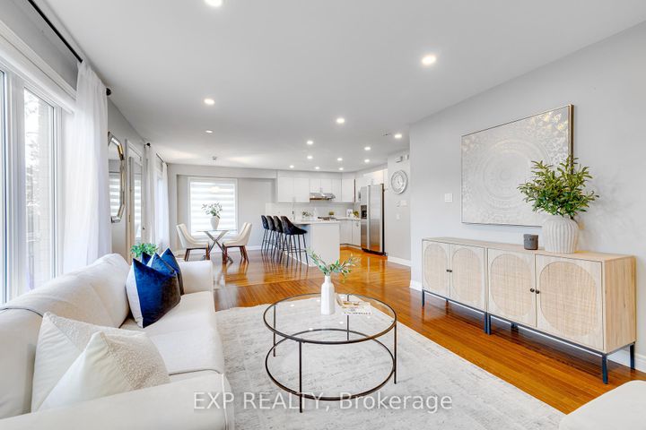Photo 13 at 44 Pentland Road, Waterdown, Hamilton