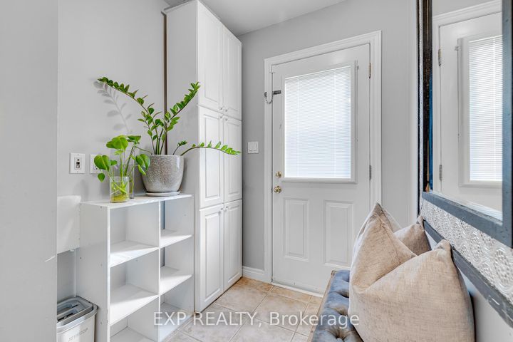 Photo 15 at 44 Pentland Road, Waterdown, Hamilton