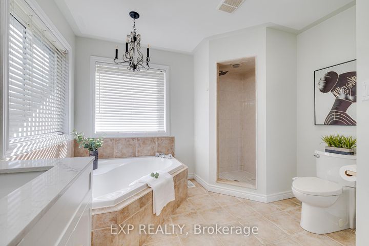 Photo 21 at 44 Pentland Road, Waterdown, Hamilton