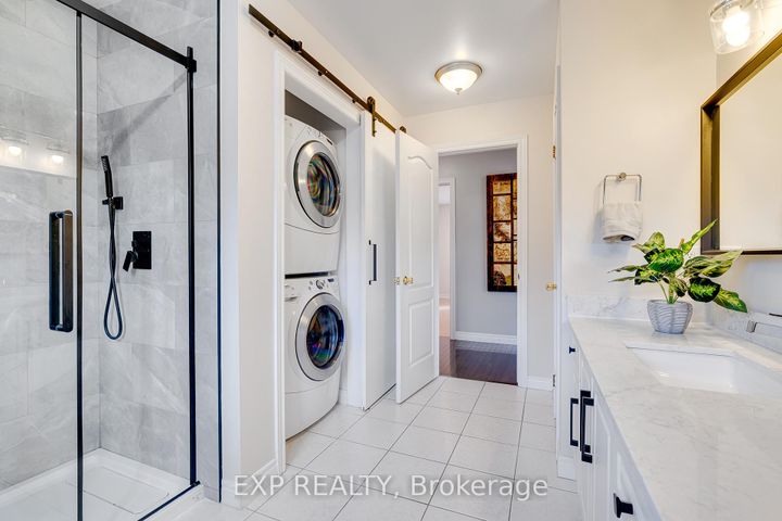 Photo 26 at 44 Pentland Road, Waterdown, Hamilton