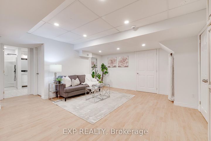 Photo 31 at 44 Pentland Road, Waterdown, Hamilton