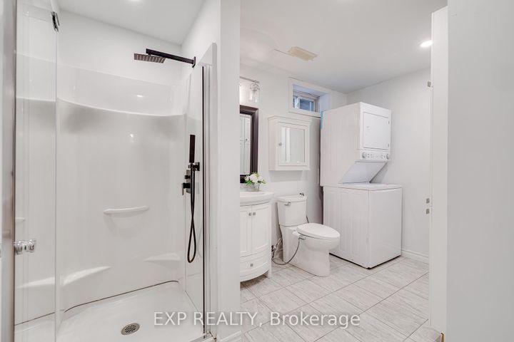 Photo 33 at 44 Pentland Road, Waterdown, Hamilton