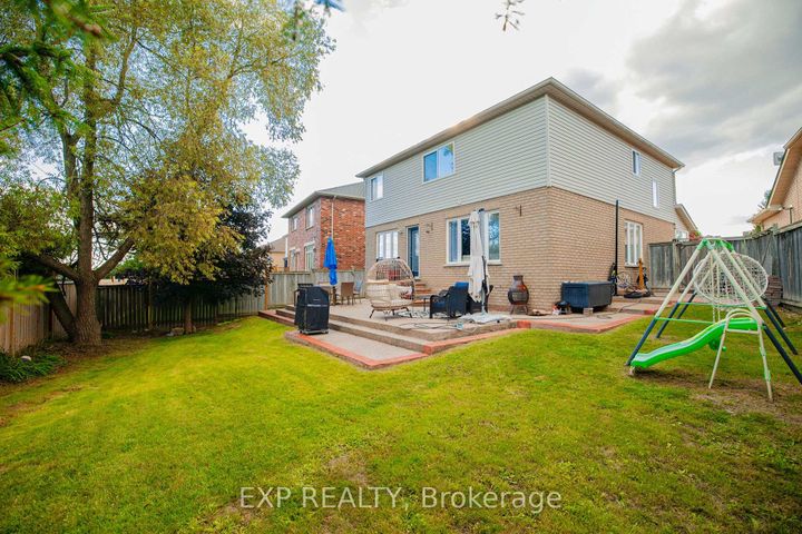 Photo 35 at 44 Pentland Road, Waterdown, Hamilton