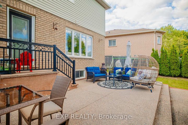 Photo 37 at 44 Pentland Road, Waterdown, Hamilton