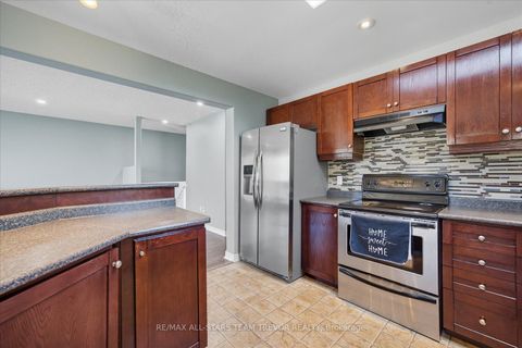 Photo 6 at 28 Virginia Boulevard, Virginia, Georgina