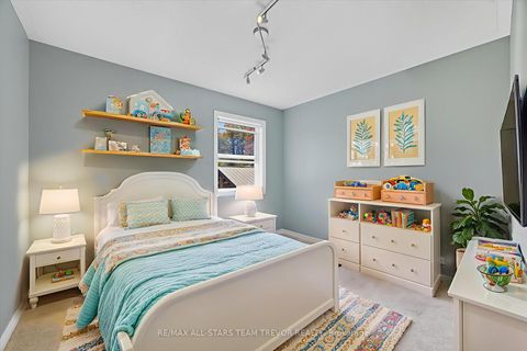 Photo 13 at 28 Virginia Boulevard, Virginia, Georgina
