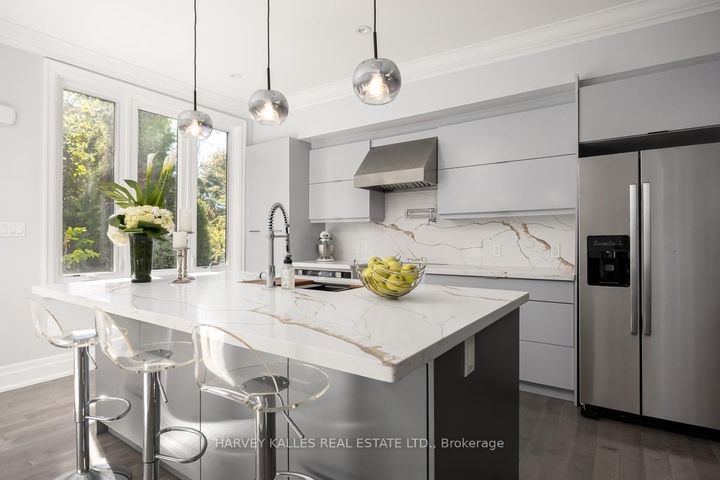 Photo 4 at 108 Shaftesbury Avenue, Moore Park, Toronto