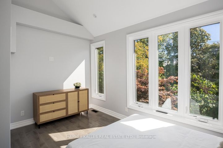 Photo 18 at 108 Shaftesbury Avenue, Moore Park, Toronto