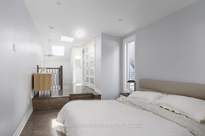Photo 27 at 108 Shaftesbury Avenue, Moore Park, Toronto