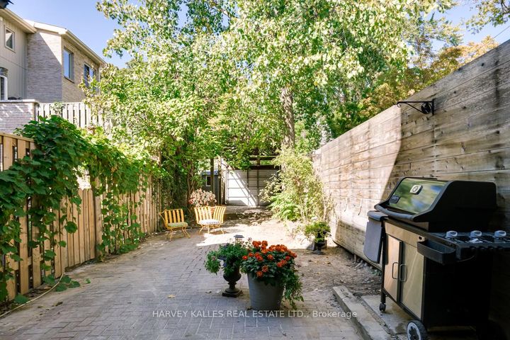 Photo 32 at 108 Shaftesbury Avenue, Moore Park, Toronto