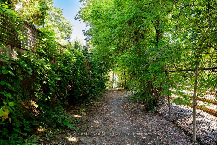 Photo 37 at 108 Shaftesbury Avenue, Moore Park, Toronto