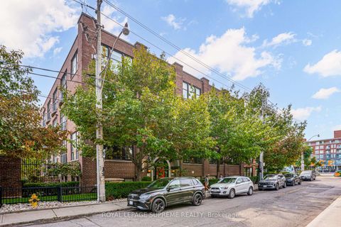 Photo 2 at 10 - 371 Wallace Avenue, Junction, Toronto
