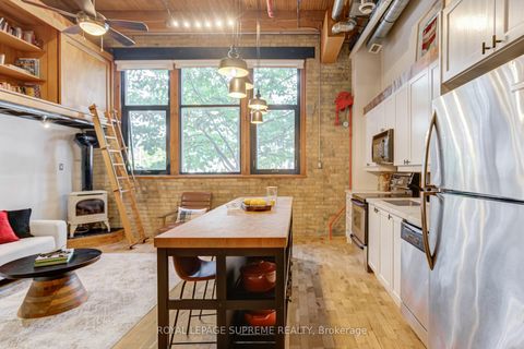 Photo 12 at 10 - 371 Wallace Avenue, Junction, Toronto