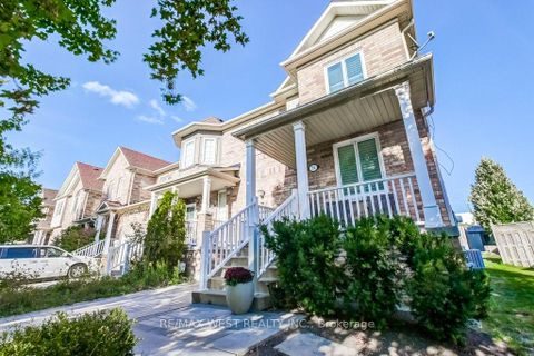 Photo 2 at 31 Watkins Glen Crescent, Bayview Wellington, Aurora