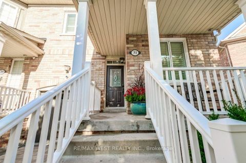Photo 3 at 31 Watkins Glen Crescent, Bayview Wellington, Aurora