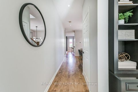 Photo 4 at 31 Watkins Glen Crescent, Bayview Wellington, Aurora