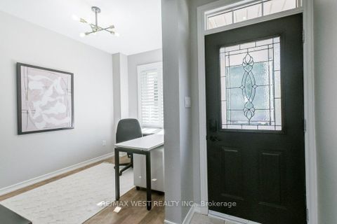 Photo 5 at 31 Watkins Glen Crescent, Bayview Wellington, Aurora