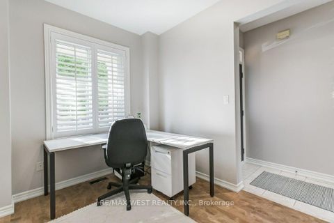 Photo 7 at 31 Watkins Glen Crescent, Bayview Wellington, Aurora