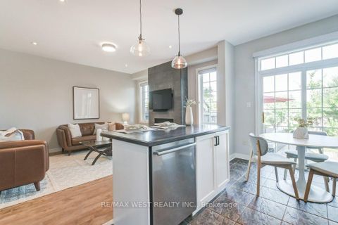 Photo 20 at 31 Watkins Glen Crescent, Bayview Wellington, Aurora