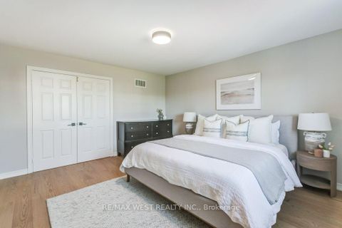 Photo 24 at 31 Watkins Glen Crescent, Bayview Wellington, Aurora