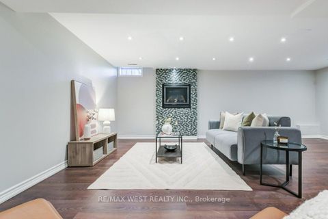 Photo 36 at 31 Watkins Glen Crescent, Bayview Wellington, Aurora