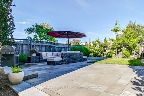 Photo 39 at 31 Watkins Glen Crescent, Bayview Wellington, Aurora