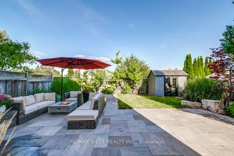 Photo 40 at 31 Watkins Glen Crescent, Bayview Wellington, Aurora