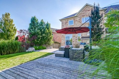 Photo 43 at 31 Watkins Glen Crescent, Bayview Wellington, Aurora