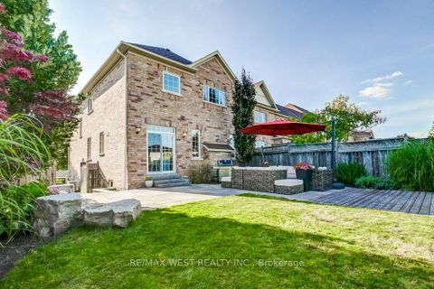Photo 44 at 31 Watkins Glen Crescent, Bayview Wellington, Aurora