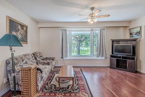 Photo 2 at 223 Phillips Street, Ardagh, Barrie