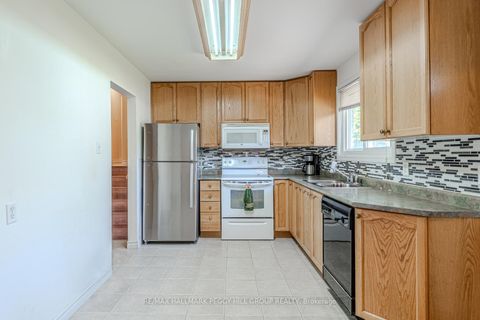 Photo 4 at 223 Phillips Street, Ardagh, Barrie