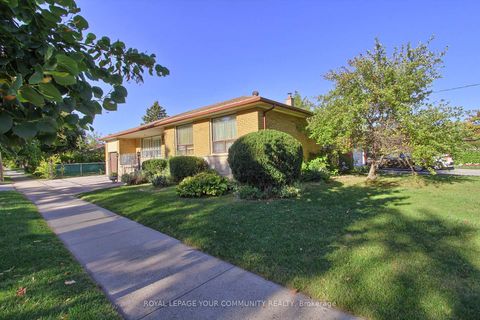 Photo 3 at 79 Sun Row Drive, Richview, Toronto