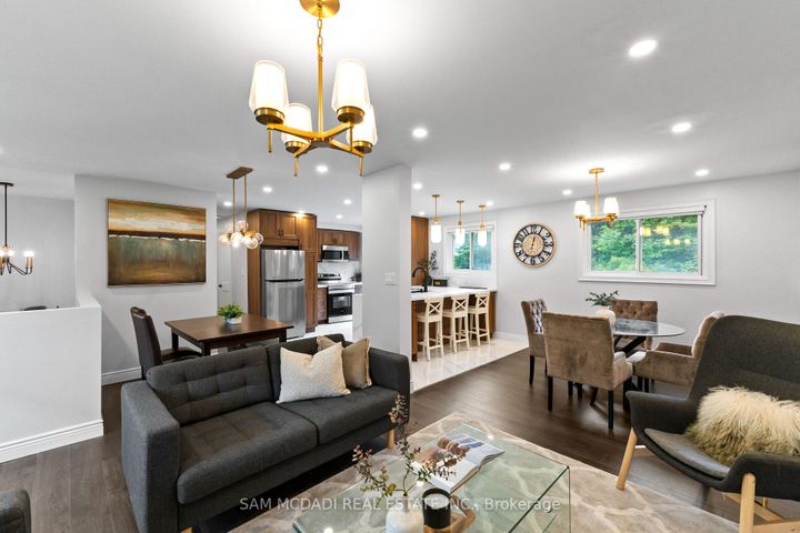 Photo 12 at 7209 Fayette Circle, Meadowvale, Mississauga