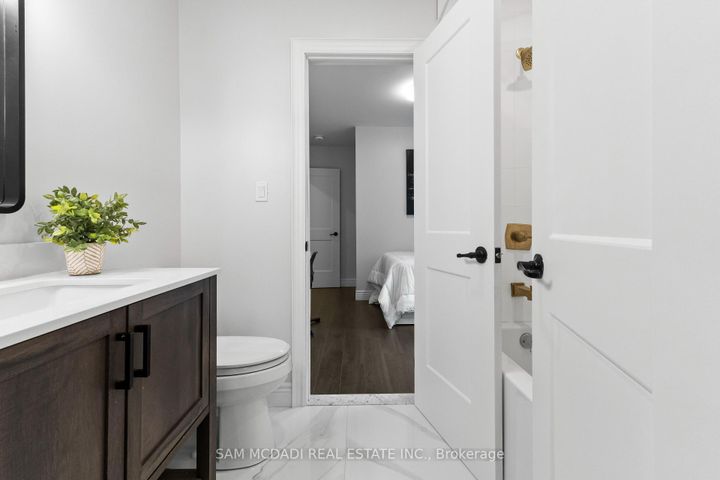 Photo 22 at 7209 Fayette Circle, Meadowvale, Mississauga