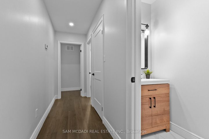 Photo 28 at 7209 Fayette Circle, Meadowvale, Mississauga