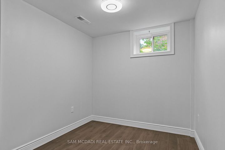 Photo 35 at 7209 Fayette Circle, Meadowvale, Mississauga